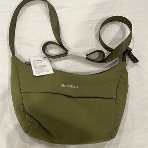 NWT Lululemon Sling Crossbody Bag